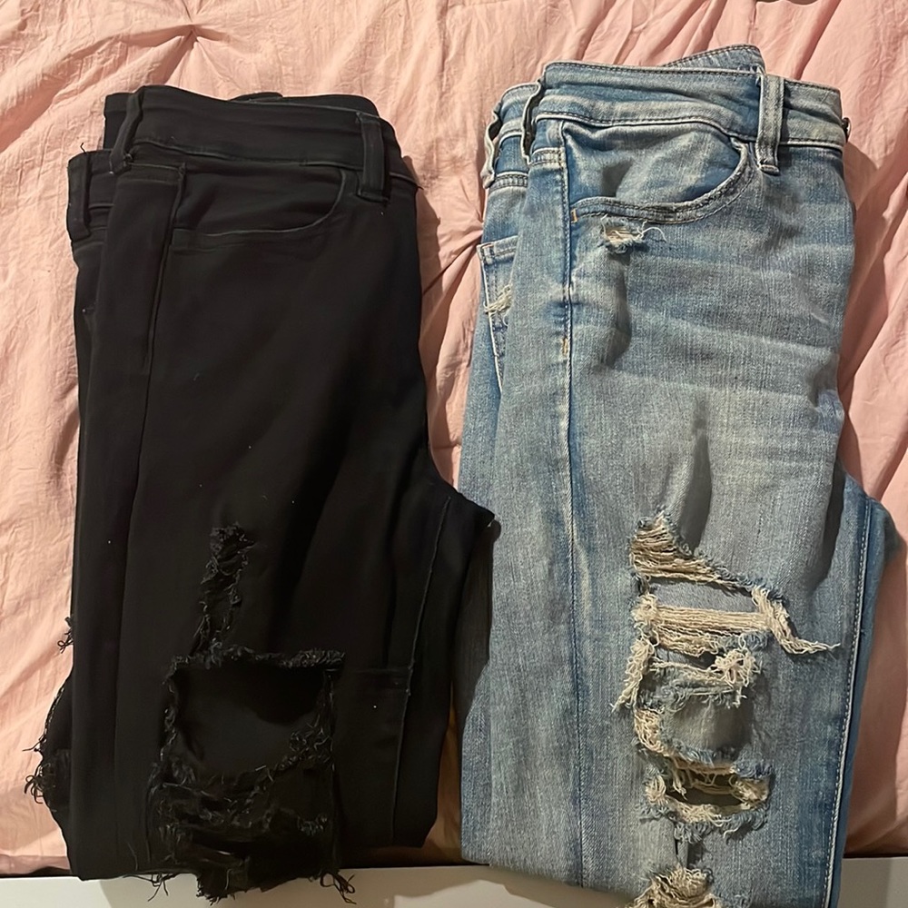 Two pairs of American eagle jeans, size 6